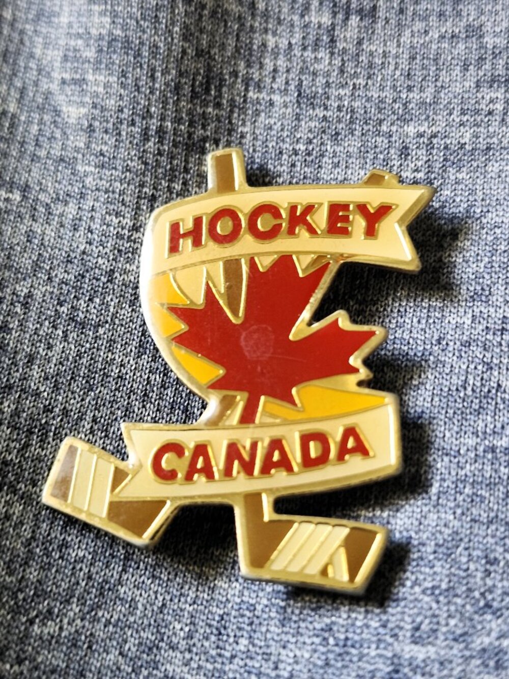 Hockey Canada Enamel Pin – Maple Leaf Logo – Collectible – Excellent Condition